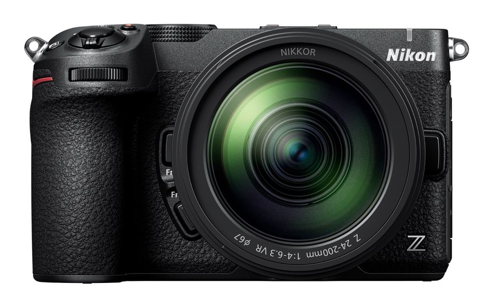 Nikon Z5IIc Sort + NIKKOR Z 24-200mm f/4-6.3 VR 