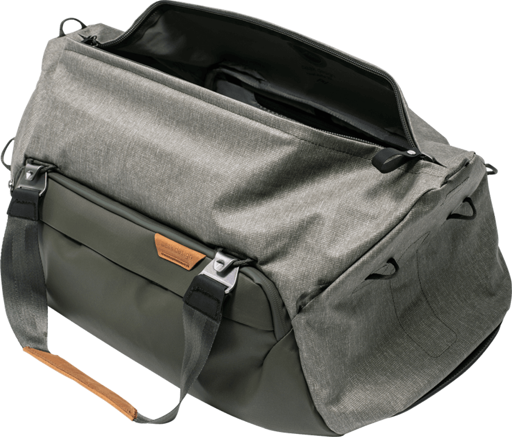 Peak Design Travel Duffel 35L // Sage